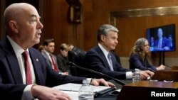 Директорот Кристофер Вреј рече дека по конфликтот во Газа на почетокот на овој месец, повеќе странски терористички организации повикале на напади против Американците и Западот, зголемувајќи ја заканата од домашните американски насилни екстремисти