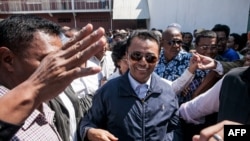 Marc Ravalomanana, l'ex-président malgache, au centre