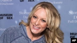 পর্ণ তারকা স্টরমি ড্যানিয়েলস।