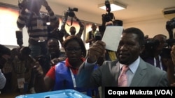 Isaías Samakuva, président du principal parti d'opposition angolais, l'Unita, lors des élections générales à Luanda, Angola. 23 août 2017.