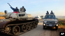 지난 1월 이라크 모술 댐 주변에서 쿠르드족 페쉬메르가 병력이 ISIL과의 전투를 준비하고 있다. (자료사진)