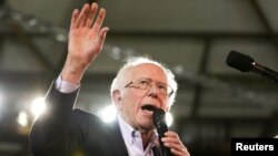 미 대선 민주당 경선 후보인 버니 샌더스 상원의원이 17일 워싱턴주 타코마에서 선거유세를 하고 있다. 