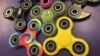 "Fidget Spinner" ตัวหมุนสำหรับคนมือว่างอยากสร้างสมาธิ ของเล่นใหม่สุดฮิตในอเมริกา!