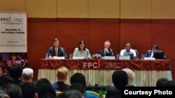 Dari kiri: Dubes AS Robert Blake, Dubes Perancis Corrine Breuze, Dubes Rusia Mikhail Galuzin, Kepala BNPT Saud Usman Nasution, dan Heru P. Yudha (FPCI), dalam seminar "Evolving Multilateral Coalition Against ISIS" di Jakarta, Selasa 8/12 (courtesy: FPCI).