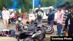 រូបឯកសារ៖ គ្រោះថ្នាក់ចរាចរណ៍ នៅ​រាជធានីភ្នំពេញ ​ខែ​មិថុនា ឆ្នាំ​២០១៦​។ (រូបថតផ្តល់ឲ្យ)