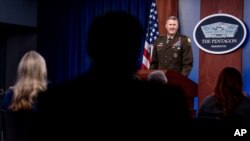 ژنرال ویلیام تیلور در کنفرانس خبری روز چهارشنبه در پنتاگون