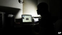 Vietnam menindak keras para blogger yang menentang pemerintah (foto: ilustrasi). 