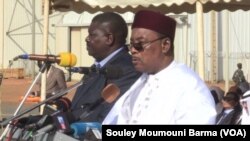 Shugaban kasar Nijar Issohou Mahamadou a wurin jana'izar sojoji 71 da aka kashe