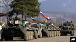 کاروان نیروهای حافظ صلح روسیه در قره‌باغ (عکس آرشیف)