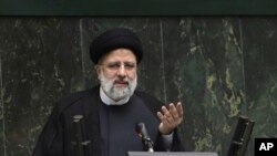 에브라힘 라이시 이란 대통령이 지난달 21일 이란 의회에서 연설하고 있다. (자료사진)