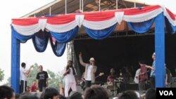 Lagu-lagu yang dibawakan grup 'Remarkable Current' ini sarat dengan pesan-pesan dakwah.