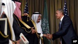 President Barack Obama shakes hands with King Salman of Saudi Arabia at the G-20 Summit in Antalya, Turkey, Sunday, Nov. 15, 2015. 