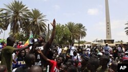 Des leaders du mouvement "Y'en a marre" s'expriment à Dakar après avoir été expulsés de la RDC