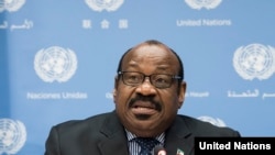 Anatolio Ndong Mba, Duta Besar Guinea Khatulistiwa untuk PBB dan pemimpin kelompok negara-negara Afrika yang beranggota 54 negara, bertemu dengan Duta Besar AS untuk PBB, Nikki Haley membahas ucapan rasis Presiden Donald Trump. (Foto: dok).