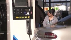 Oil Prices Waver, Rise in a Turbulent and Complex Market