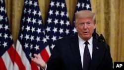 도널드 트럼프 미국 대통령이 17일 백악관에서 열린 참전군인 지원 행사에서 발언하고 있다.