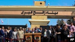 Sekretaris Jenderal PBB Antonio Guterres berpidato di perbatasan Rafah, Mesir, Jumat, 20 Oktober 2023. (AP/Mohammed Asad)