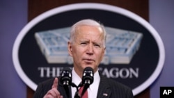 조 바이든 미국 대통령이 10일 워싱턴 인근 국방부 청사에서 연설했다.