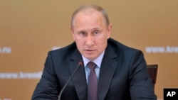 Presiden Rusia Vladimir Putin kecewa dengan keputusan Amerika membatalkan pertemuan bilateral di Moskow secara sepihak (foto: dok). 