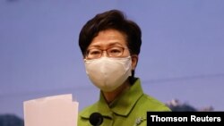 Kepala Eksekutif Hong Kong Carrie Lam menghadiri konferensi pers mingguan di Hong Kong. (Foto: Reuters)