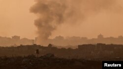 Чад се крева од северниот дел на појасот Газа како што се гледа од Израел, на 17 ноември 2024 година