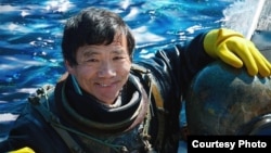 탈북자 박명호 씨가 주인공으로 출연한 다큐영화 '올드마린보이' 포스터의 일부분. (제공: 영화사 님아)