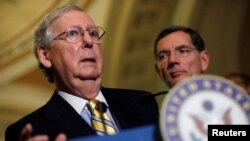 Le leader de la majorité au Sénat Micth McConnell au Capitole, à Washington, 27 juin 2017.