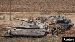 북부 이스라엘 지역에 모여 있는 이스라엘군 전차들 (자료사진)