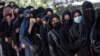 Taliban akan Izinkan Perempuan Afghanistan Belajar di Pakistan Ditemani Pendamping