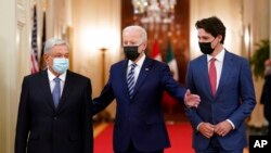 조 바이든 미국 대통령(가운데)과 쥐스탱 트뤼도 캐나다 총리(오른쪽), 안드레스 마누엘 로페스 멕시코 대통령이 18일 백악관에서 회담했다.