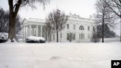 Oq uy hovlisi, Vashington, 6-yanvar, 2025