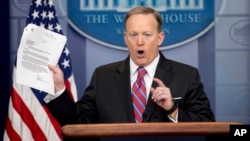Juru bicara Gedung Putih Sean Spicer (foto: dok).