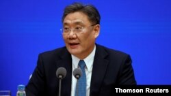 왕원타오 중국 상무부장이 24일 베이징에서 기자회견을 했다. 