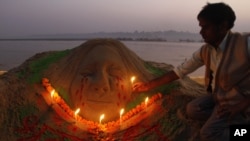 India Mourns Gang Rape Victim