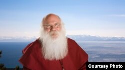 Foto Santa Claus dari North Pole, Alaska, seperti yang tertera pada akun facebooknya yang sempat dibekukan pada Hari Natal. (Foto: dok).