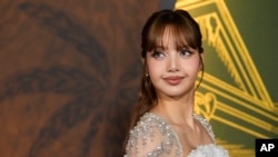 ลิซ่า ในงานเปิดตัวซีรีส์ "The White Lotus" 10 ก.พ. 2025 ที่นครลอสแองเจลิส (AP Photo/Chris Pizzello)