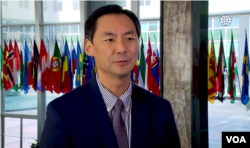 모스 단 전 대사