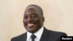 Joseph Kabila reçoit John Kerry au Palais de la Nation, Kinshasa, le 4 mai 2014.