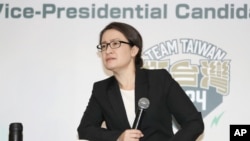 台湾民进党副总统候选人、前驻美代表萧美琴2023年11月23日见媒体。（美联社）