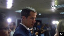 Pemimpin oposisi Venezuela Juan Guaido, setelah konferensi pers di Caracas, Venezuela, 6 Januari 2020. (Foto: AP)