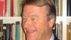 le professeur André Thomashausen de l’Institut du droit international et comparatif de l'Université d’Afrique du Sud, à Pretoria