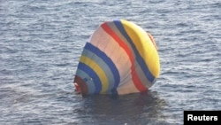 1일 중국인 1명이 열기구를 타고 센카쿠 열도에 착륙을 시도했으나 실패하고 바다에 빠져 일본 당국에 구조되었다.