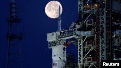 ნასას ახალი თაობის მთვარის რაკეტა და სარაკეტო სისტემა "არტემისი-1". კენედის კოსმოსური ცენტრი კეიპ-კანავერალში, ფლორიდის შტატი, აშშ. 