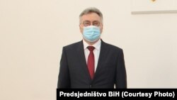 Bosnia and Herzegovina -- Member of Bosnian tripartite Presidency Sefik Dzaferovic (R) and Russian ambassador to Bosnia and Herzegovina Igor Kalabukhov (Kalabuhov, L), in Sarajevo, February 10, 2021.