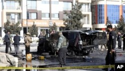 10일 아프가니스탄 카불의 폭탄 공격 현장.