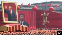 中共建政70周年的阅兵式上的中共领导人习近平画像。（2019年10月1日）