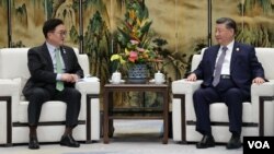 2025년 2월 7일 제9회 동계아시안게임 개막식 참석차 중국 헤이룽장성 하얼빈을 방문한 시진핑 중국 국가주석이 우원식 한국 국회의장과 만나 면담을 갖고 있다. (사진출처: 한국 국회 홈페이지)