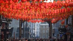 ເມືອງ ຈີນ ໃນນະຄອນຫຼວງ ລອນດອນ ເປັນເຂດທີ່ມີຄວາມຫຼາກຫຼາຍຂອງຊາວ ເອເຊຍຕາເວັນອອກ ປະສົມປະສານກັບ ອັງກິດ