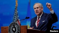 Gubernur Texas Greg Abbott berbicara dalam konferensi tahunan Asosiasi Senjata Api Nasional (NRA) di Dallas, Texas, pada 4 Mei 2018. (Foto: Reuters/Lucas Jackson)