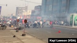 Des affrontements à Deckon, au centre-ville de Lomé, au Togo, le 28 décembre 2017. (VOA/Kayi Lawson)